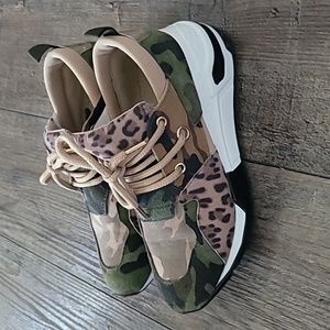 Steve Madden Cliff Sneakers